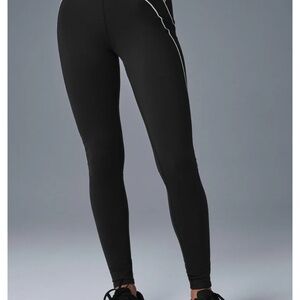 ALO heartthrob leggings black large